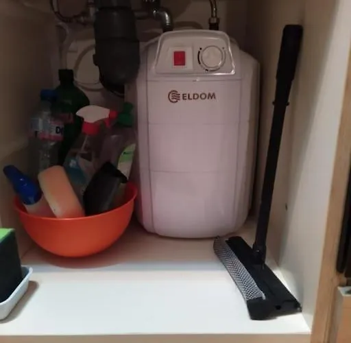 The Snug Near The Brimming Mountains