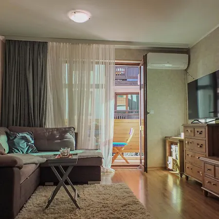 The Snug Near The Brimming Mountains *