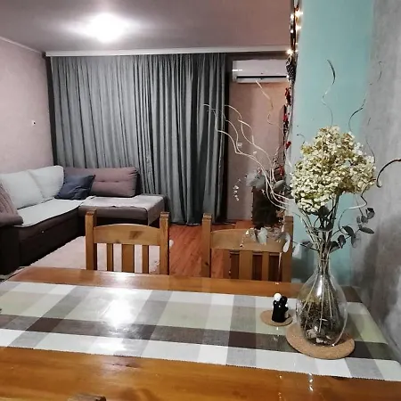 The Snug Near The Brimming Mountains