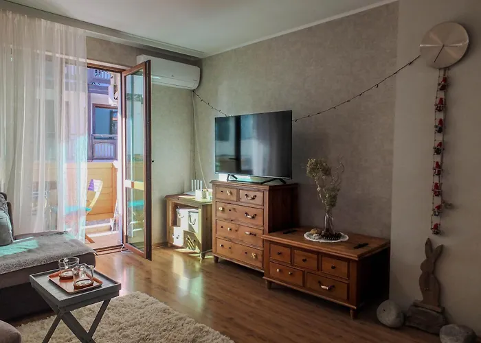 The Snug Near The Brimming Mountains